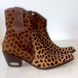 Rockwell Tharp gorgeous size 38 hair boots with tan and brown leopard print.
